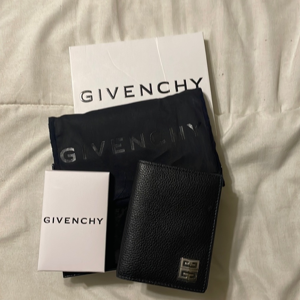 Authentic Mens black givenchy card holder